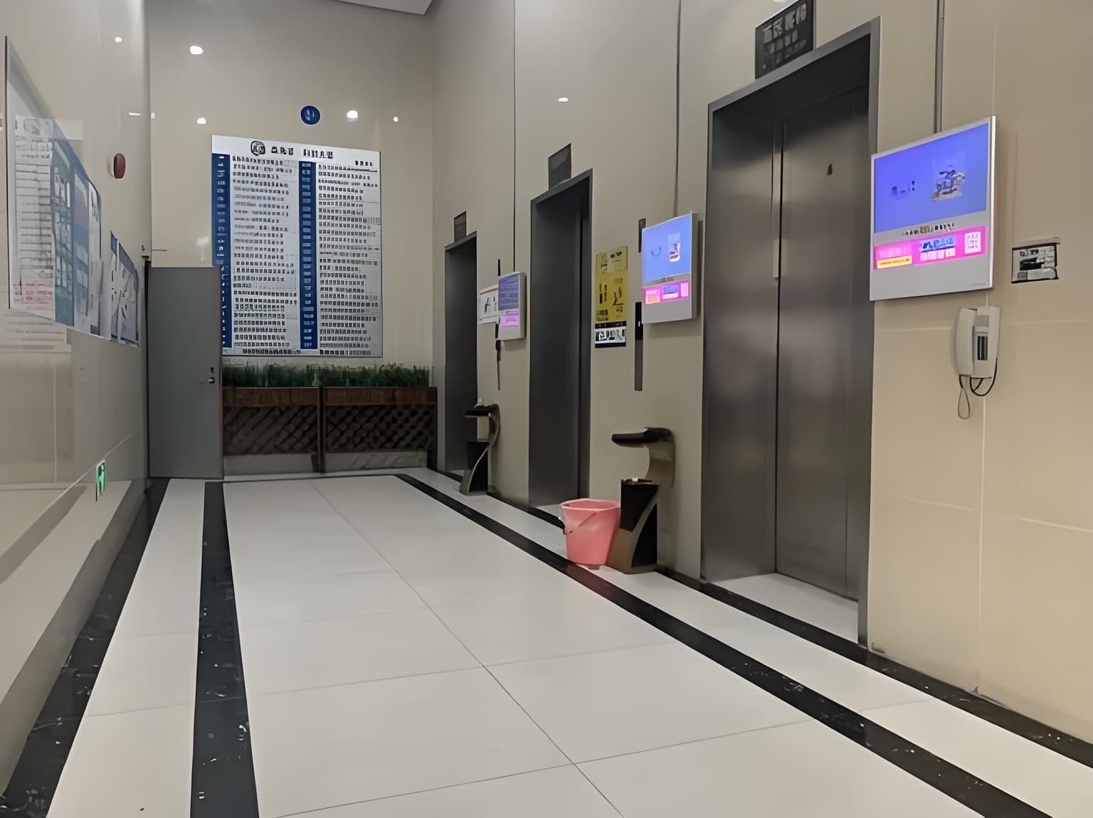 电梯厅
